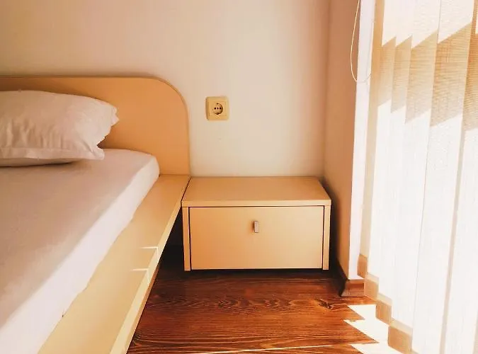 Appartement Siana 2 *